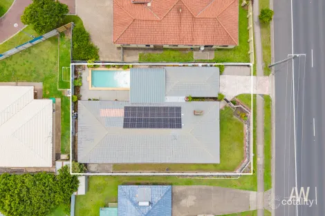 Property photo of 32 Nicklin Way Parrearra QLD 4575