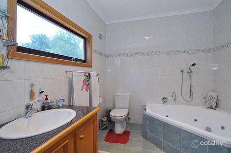 Property photo of 12 Alfred Street Upper Ferntree Gully VIC 3156