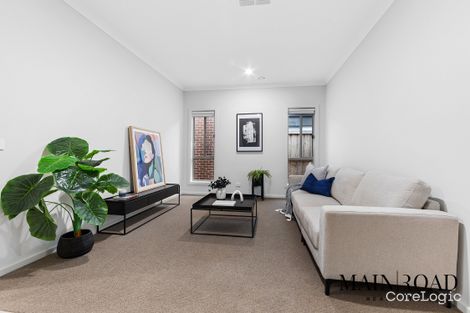 Property photo of 11 Roaming Drive Fraser Rise VIC 3336
