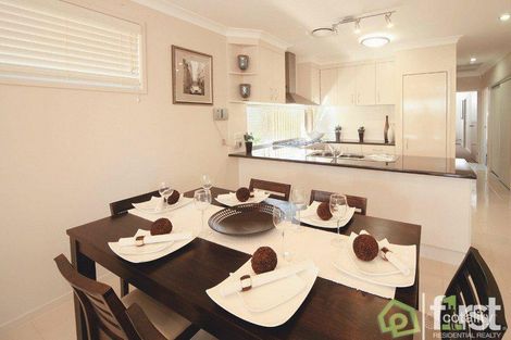 Property photo of 17 Carnarvon Crescent Fitzgibbon QLD 4018