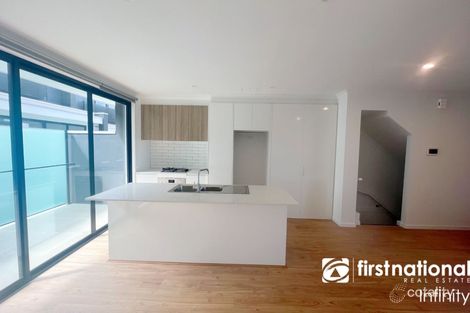 Property photo of 13/4 Frankcom Street Blackburn VIC 3130