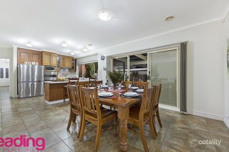 Property photo of 4 Parade Court Sunbury VIC 3429