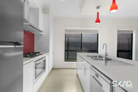 Property photo of 27 Coolamon Drive Craigieburn VIC 3064