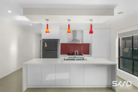 Property photo of 27 Coolamon Drive Craigieburn VIC 3064