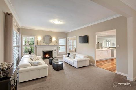 Property photo of 37 Inverness Way Balwyn North VIC 3104