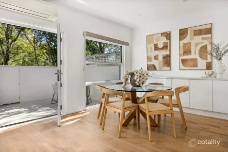 Property photo of 5 Wise Close Windsor VIC 3181
