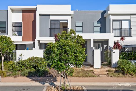 Property photo of 9 Mayfair Lane Hope Island QLD 4212