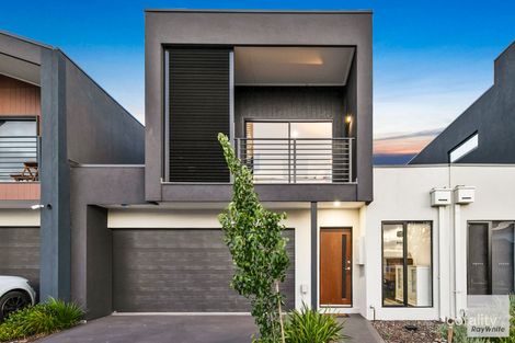 18 Verona Cres, Fraser Rise, VIC 3336