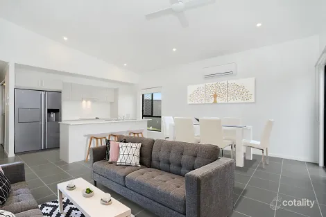 Property photo of 7 Armour Drive Cameron Park NSW 2285