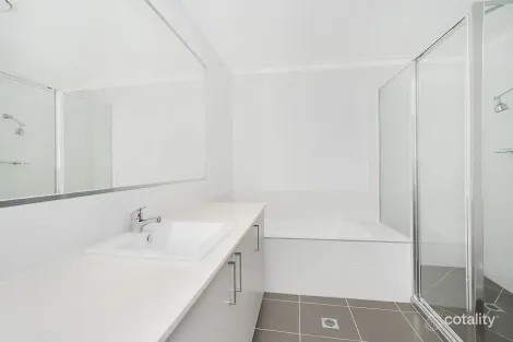 Property photo of 7 Armour Drive Cameron Park NSW 2285
