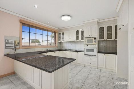 Property photo of 2 Minerva Crescent Keilor Downs VIC 3038