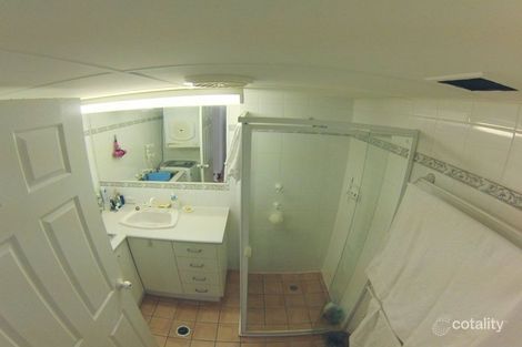 Property photo of 4/28 Beach Parade Surfers Paradise QLD 4217