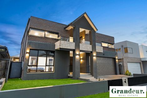 Property photo of 30 Jenkinson Drive Elizabeth Hills NSW 2171