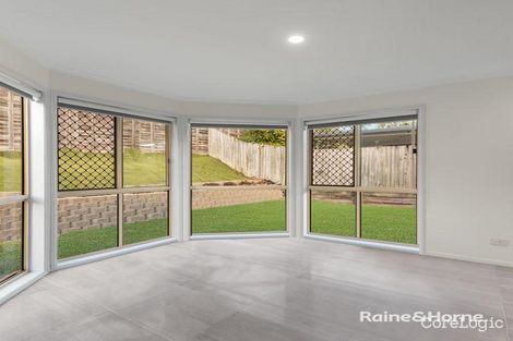 Property photo of 82 Coventry Circuit Carindale QLD 4152