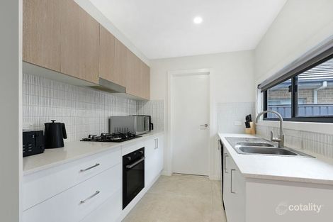 Property photo of 2/125 Crest Road Albion Park NSW 2527
