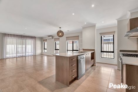 Property photo of 58 Edenbrook Circuit Pakenham VIC 3810