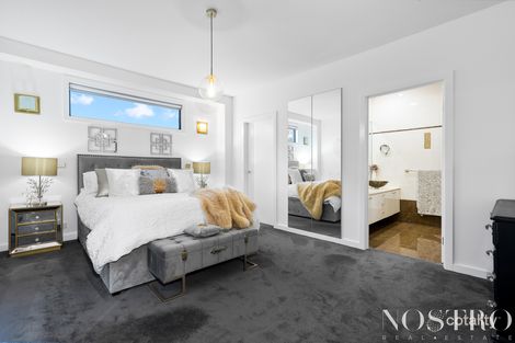 Property photo of 11 Romina Way South Morang VIC 3752