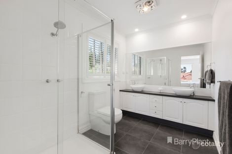 Property photo of 36 Barnsdale Way Ringwood North VIC 3134