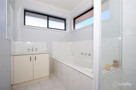 Property photo of 5 Shaftesbury Drive Epping VIC 3076
