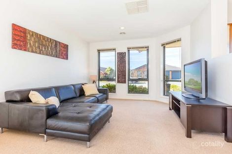 Property photo of 8 Hutchison Circuit Crestwood NSW 2620