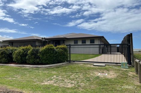 Property photo of 12 Lancaster Way Ooralea QLD 4740