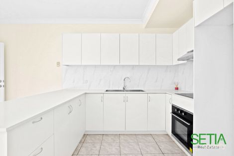 Property photo of 4/15 Wyena Road Pendle Hill NSW 2145
