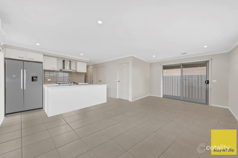 Property photo of 19 Cassinia Circuit Tarneit VIC 3029