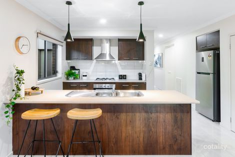 Property photo of 10 Chantenay Parade Cranbourne North VIC 3977