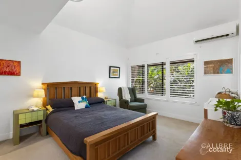 Property photo of 2/8 Waterworks Road Red Hill QLD 4059