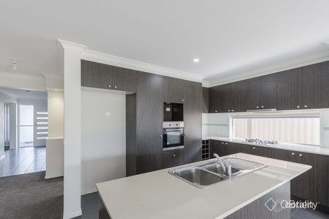 Property photo of 34 Edenbrook Circuit Pakenham VIC 3810