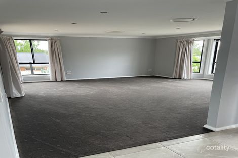 Property photo of 10 Piggott Place Blayney NSW 2799