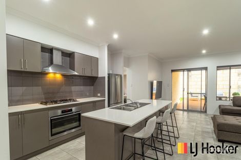 Property photo of 11 Gippsland Way Banksia Grove WA 6031