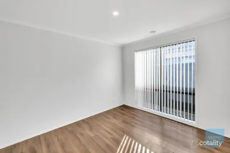 Property photo of 29 Pro Hart Way Caroline Springs VIC 3023