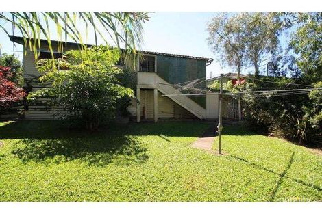 859 Cavendish Rd, Holland Park, QLD 4121