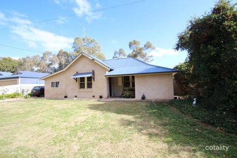 2 Warenda Rd, Clare, SA 5453