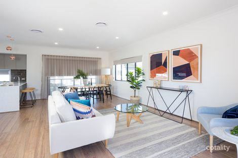 Property photo of 2/21 Kersley Road Kenmore QLD 4069