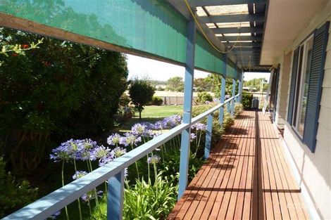 27 Cannes Dr, Sellicks Beach, SA 5174