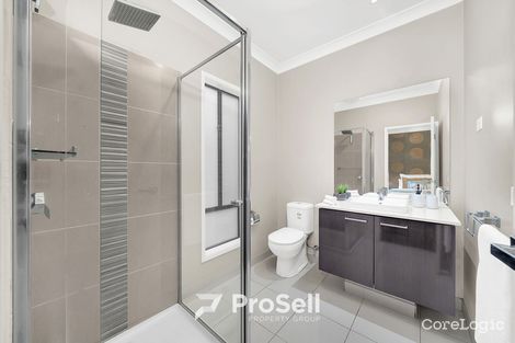 Property photo of 54 City Vista Circuit Cranbourne West VIC 3977