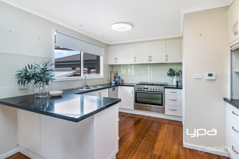 Property photo of 6 Haines Court Sunbury VIC 3429