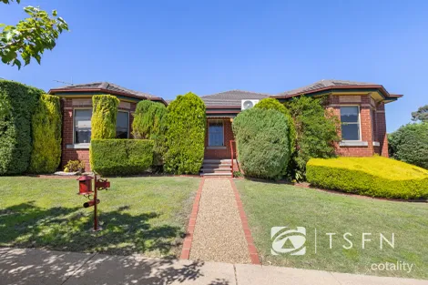 10 Chelsea Bvd, Strathdale, VIC 3550
