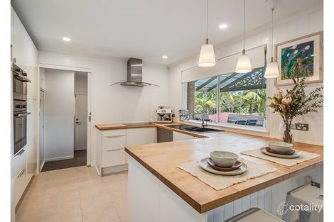 Property photo of 6 Stephen Close Green Point NSW 2251