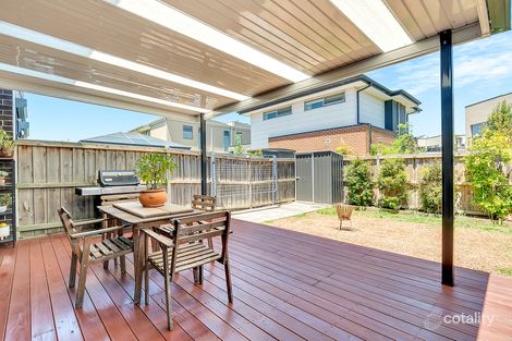 Property photo of 40 Cascade Terrace Craigieburn VIC 3064