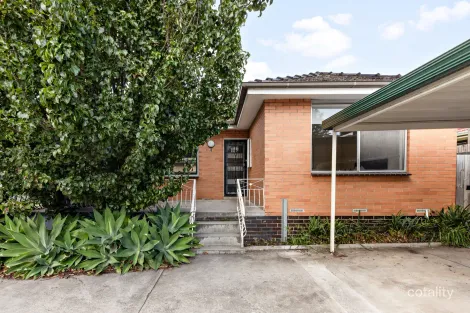 4/4 Oshannassy St, Essendon North, VIC 3041