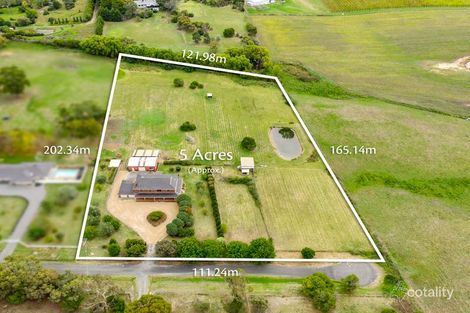 Property photo of 13 Honeysuckle Way Chirnside Park VIC 3116