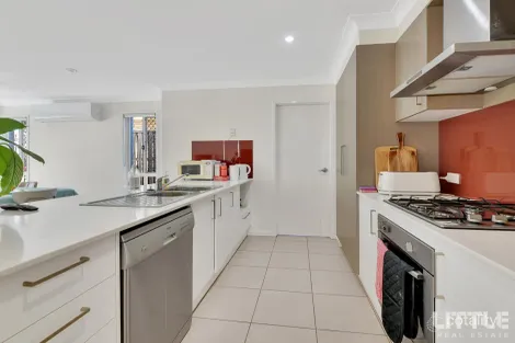 Property photo of 6 Mount View Crescent Narangba QLD 4504