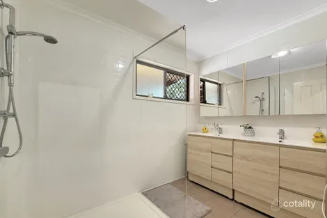 Property photo of 15 Rosella Avenue Regency Downs QLD 4341