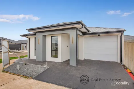 1 Thyme Cres, Fraser Rise, VIC 3336
