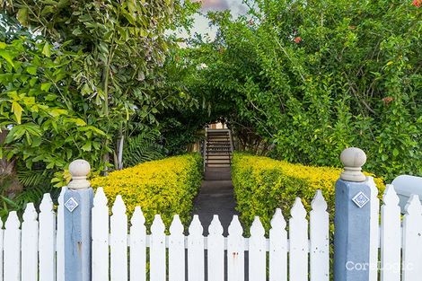 Property photo of 6 Roberts Street Hermit Park QLD 4812