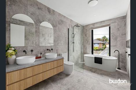 Property photo of 2 Benton Court Doncaster VIC 3108