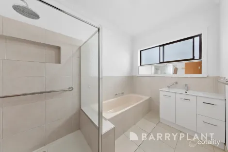 Property photo of 32 Buchanan Street St Albans VIC 3021